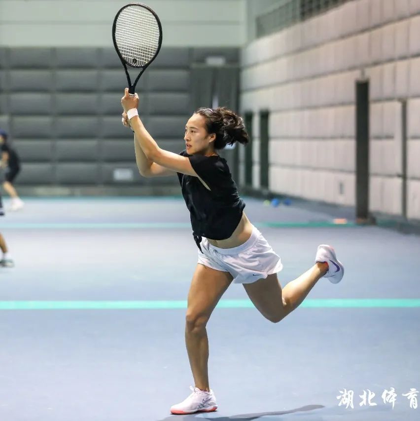 是足球场上 是足球场上