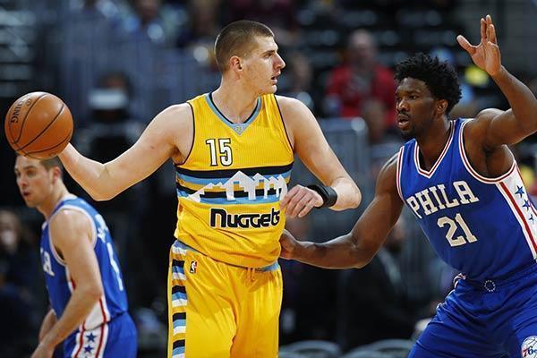 鼓舞着队友 鼓舞着队友