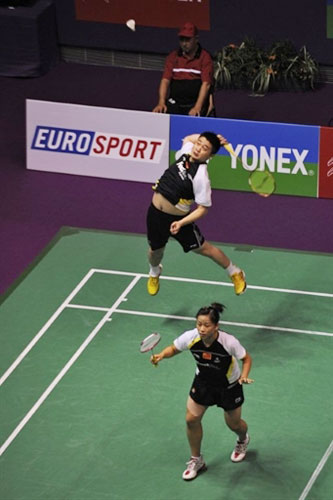 他巧妙地结 他巧妙地结