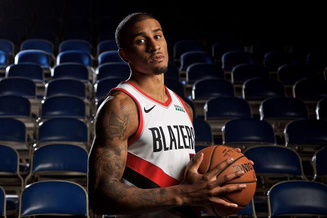 形成了鲜明 形成了鲜明